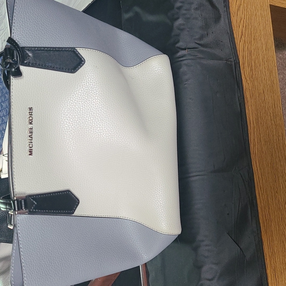 Michael Kors 2 toned grey pocketbook